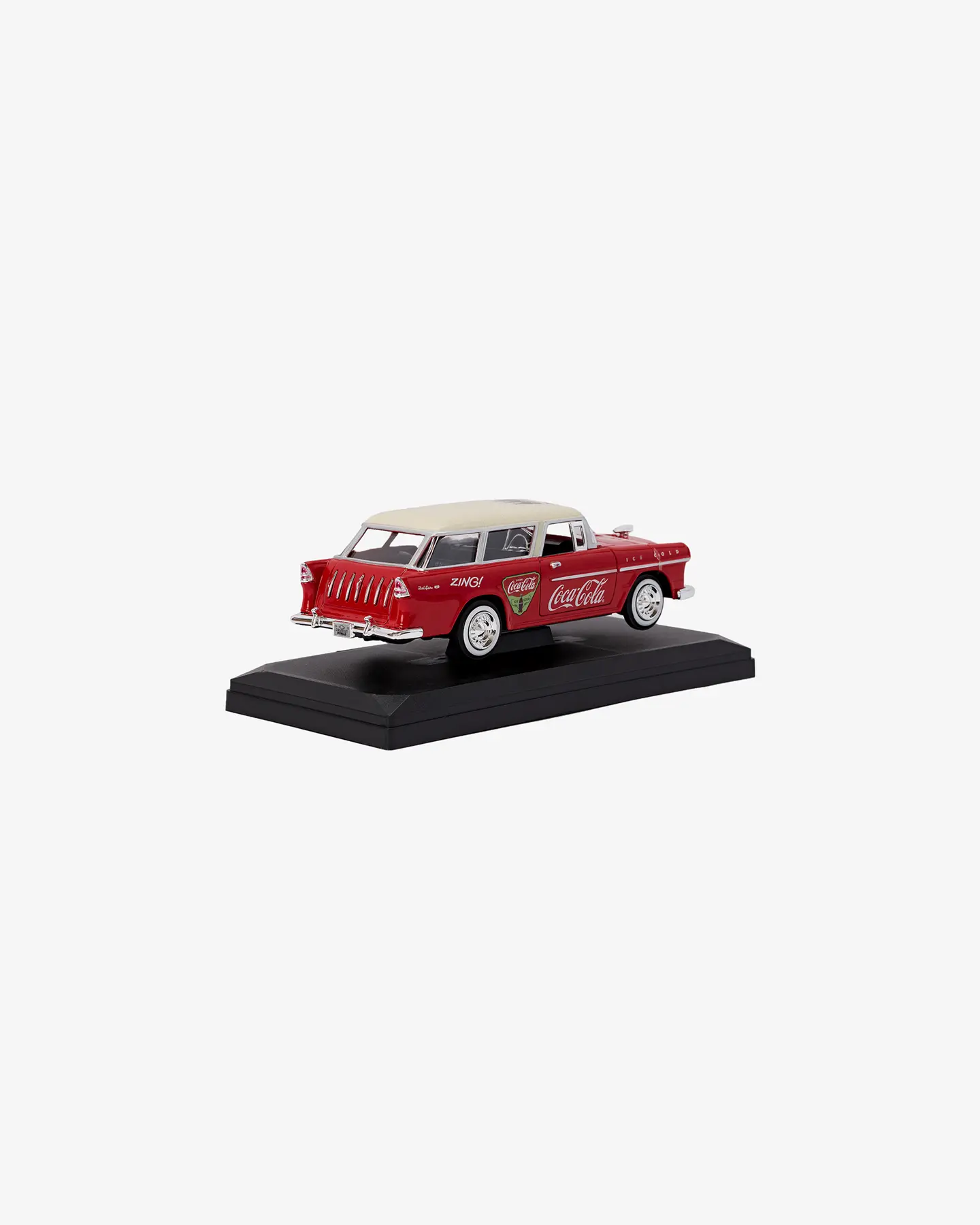 Машинка литая коллекционная Die-сast модель по лицензии Coca-Cola 1955 Chevy Bel Air Nomad, масштаб — 2