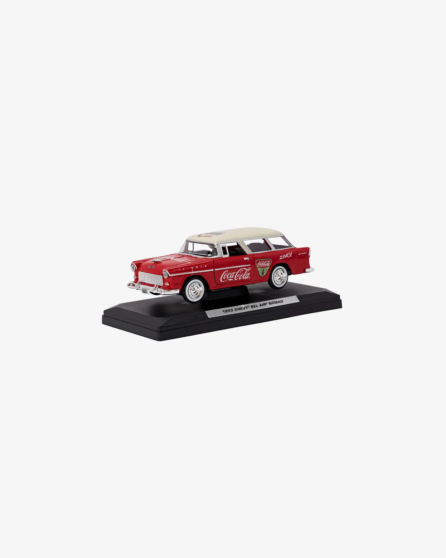 Машинка литая коллекционная Die-сast модель по лицензии Coca-Cola 1955 Chevy Bel Air Nomad, масштаб — 3